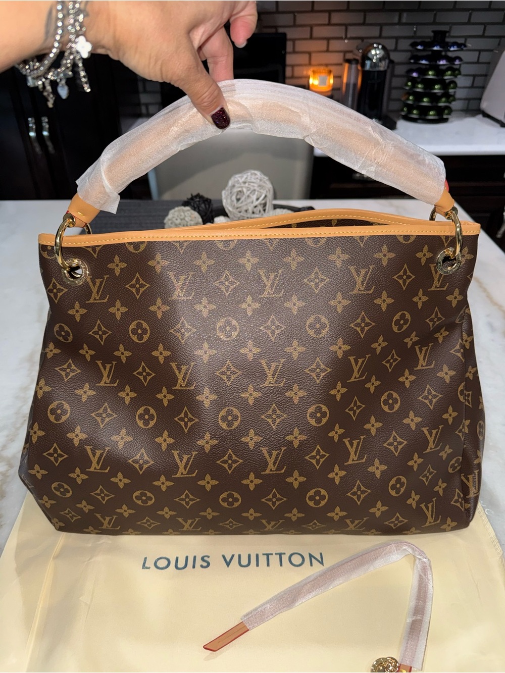 LV Artsy
